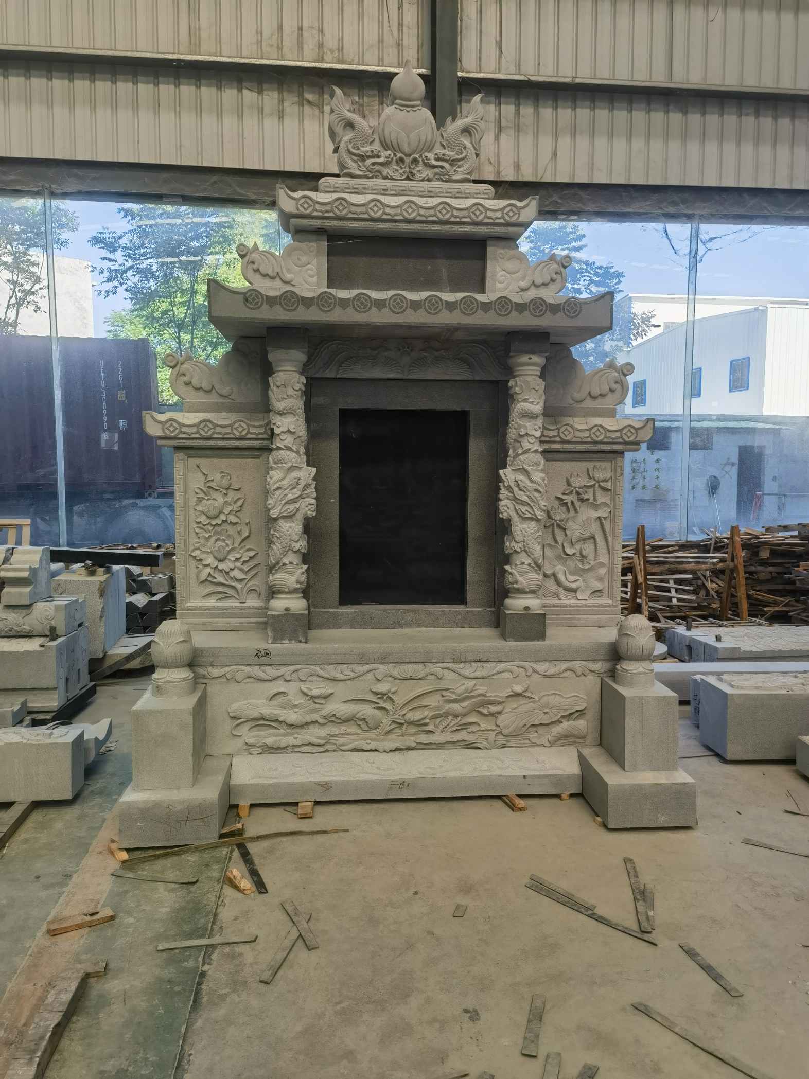 抚州 芝麻灰高档墓碑、土墓，一套也支持定做