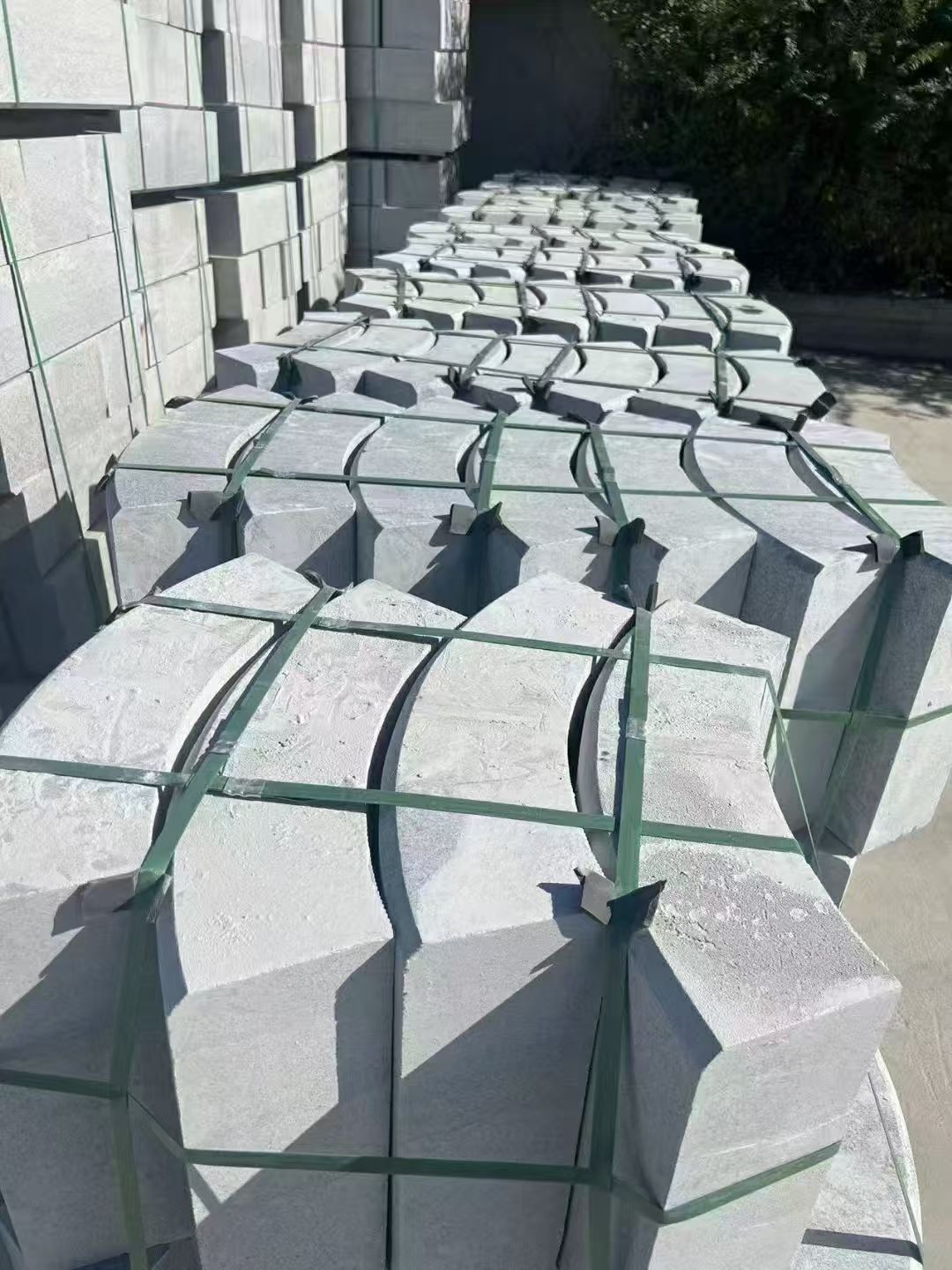 抚州 芝麻灰弧形路沿石