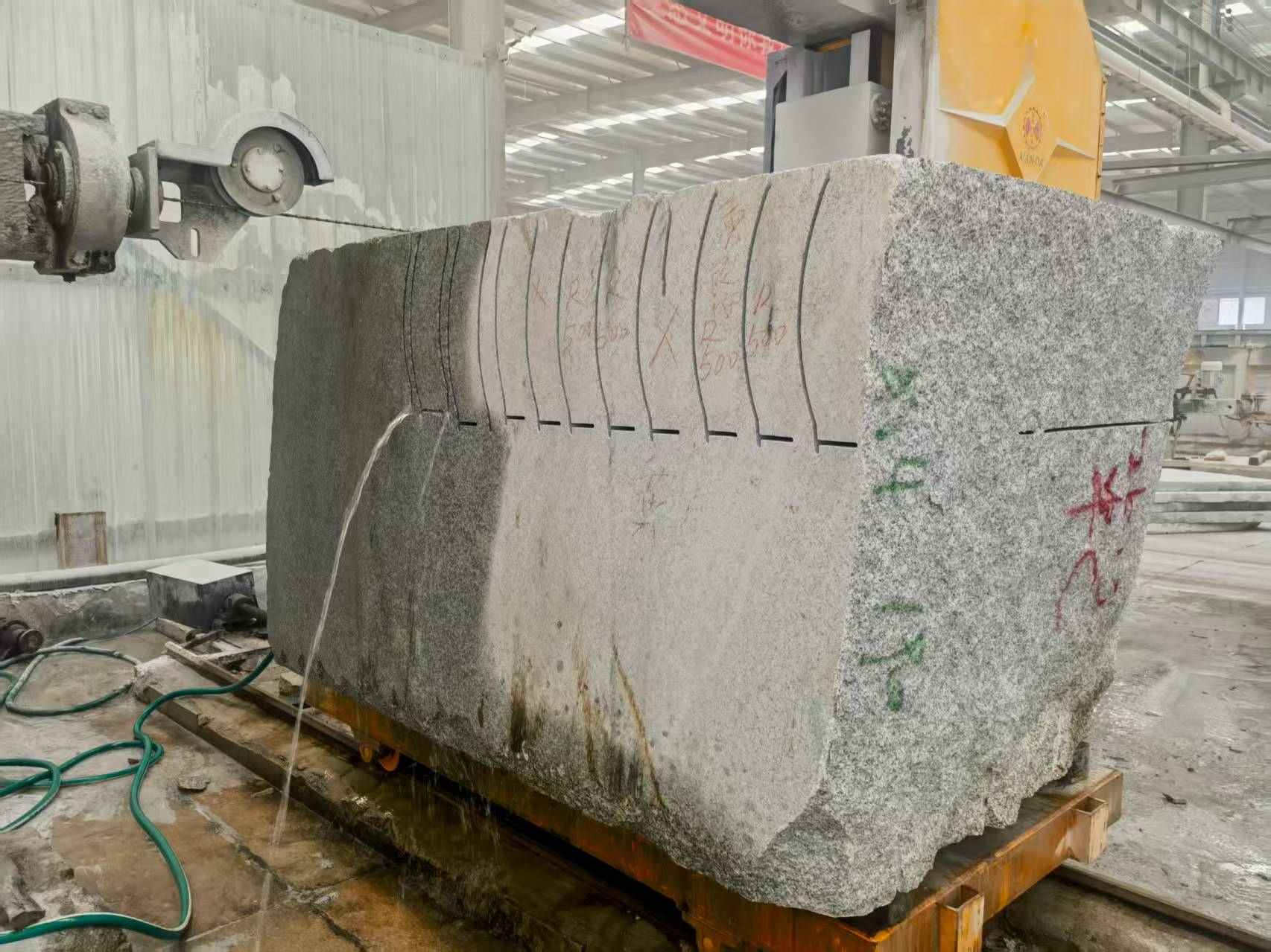 抚州 602，大花芙蓉白，绳锯加工弧形路沿石