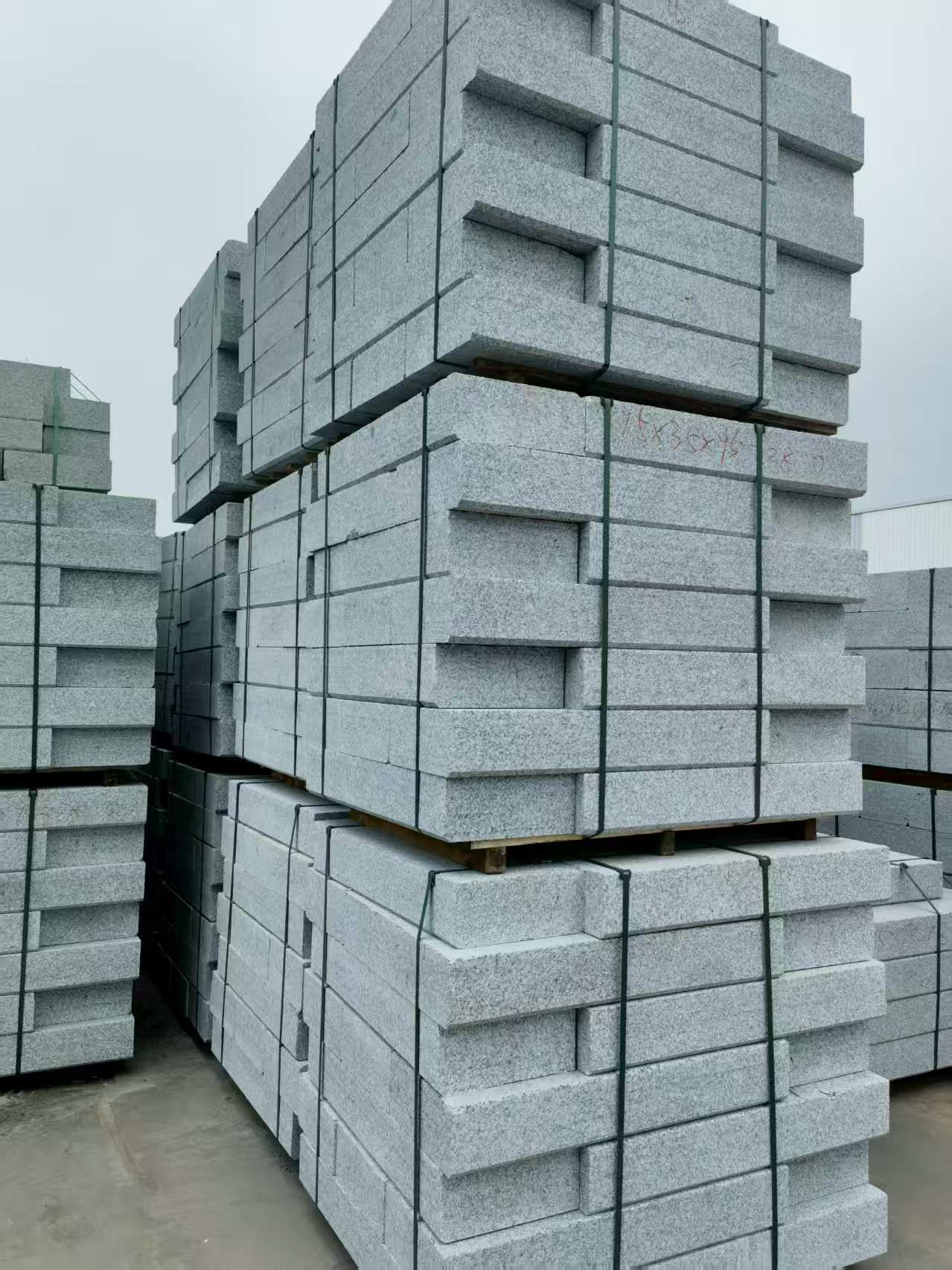 抚州 路沿石，板板正正的路沿石